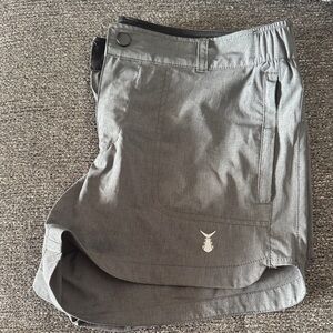 Gray Tunaskin women’s Shorts size M